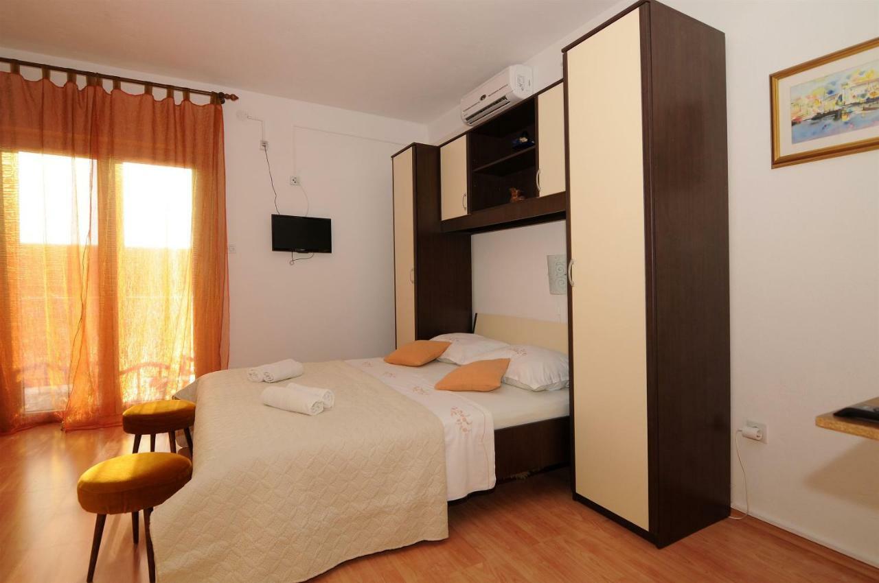 Apartments Katica Makarska Room photo